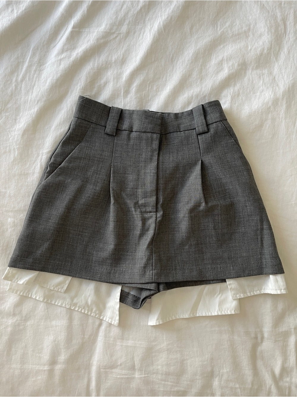 Preppy gray shorts
